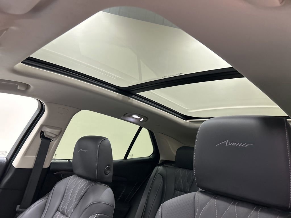 Used 2023 Buick Envision Avenir AWD/4WD image 31