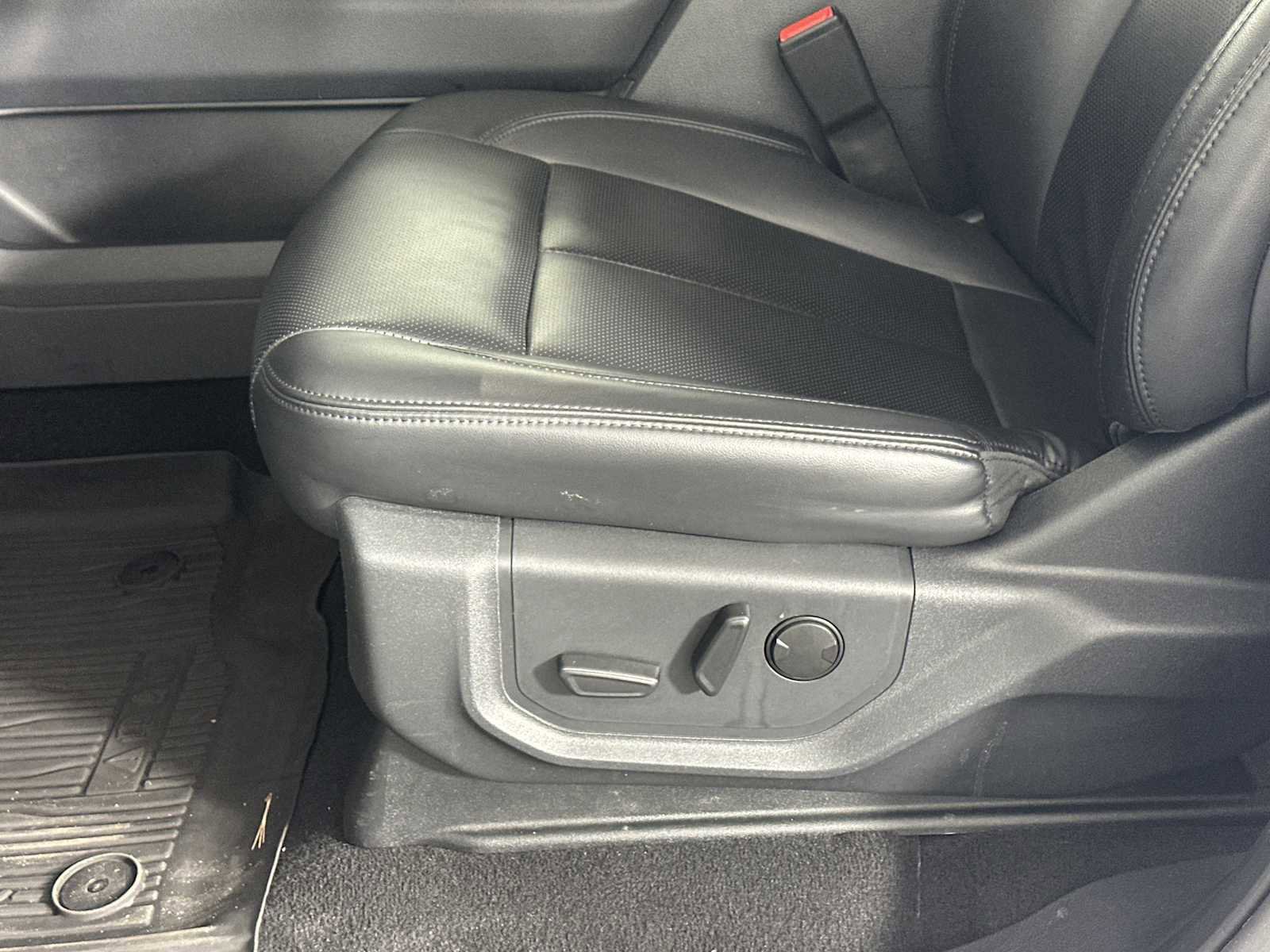 Certified 2024 Ford Expedition Max XLT image 8