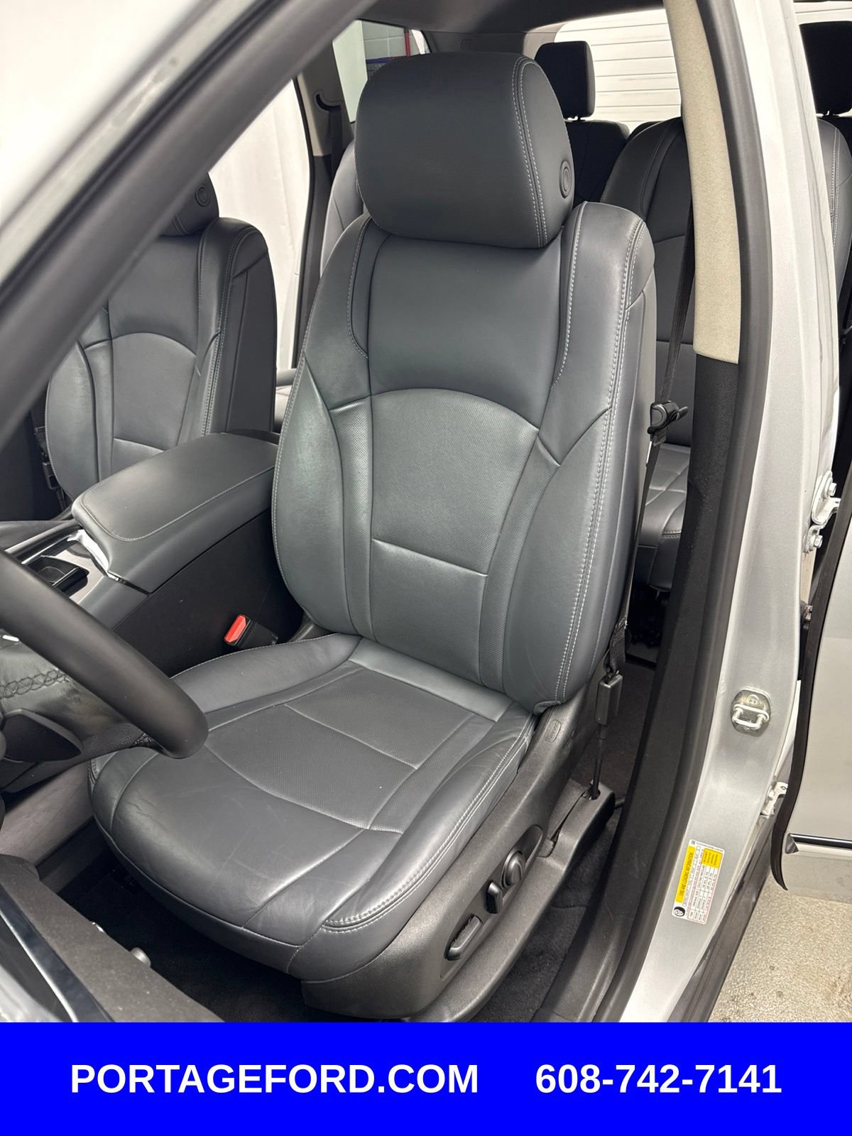Used 2021 Buick Enclave Essence FWD image 9