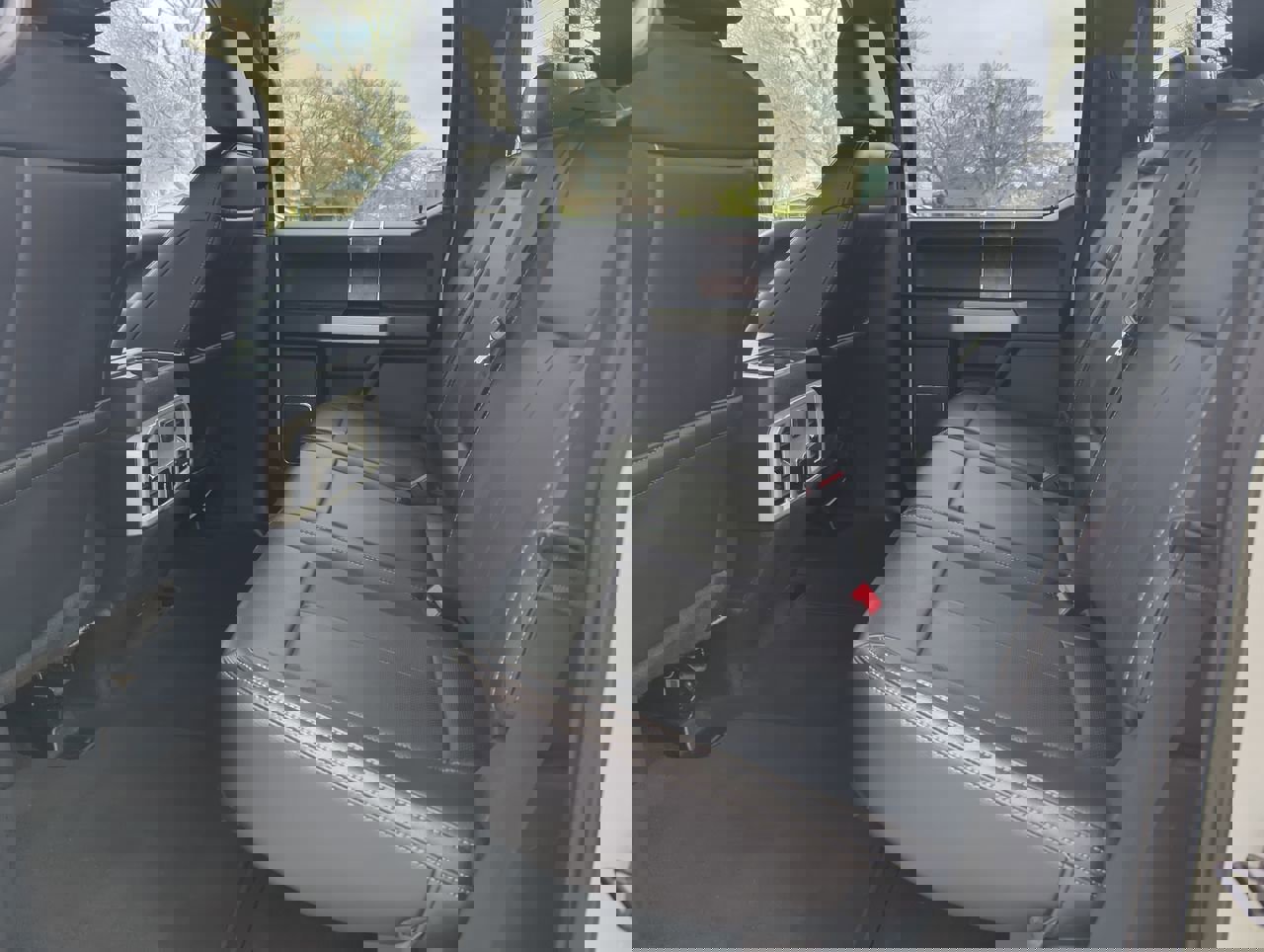 Certified 2022 Ford F250 Lariat w/ Lariat Ultimate Package image 12