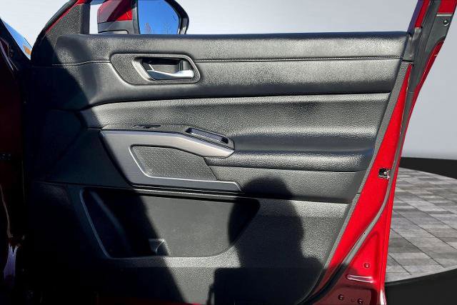 Used 2023 Nissan Pathfinder SL image 27