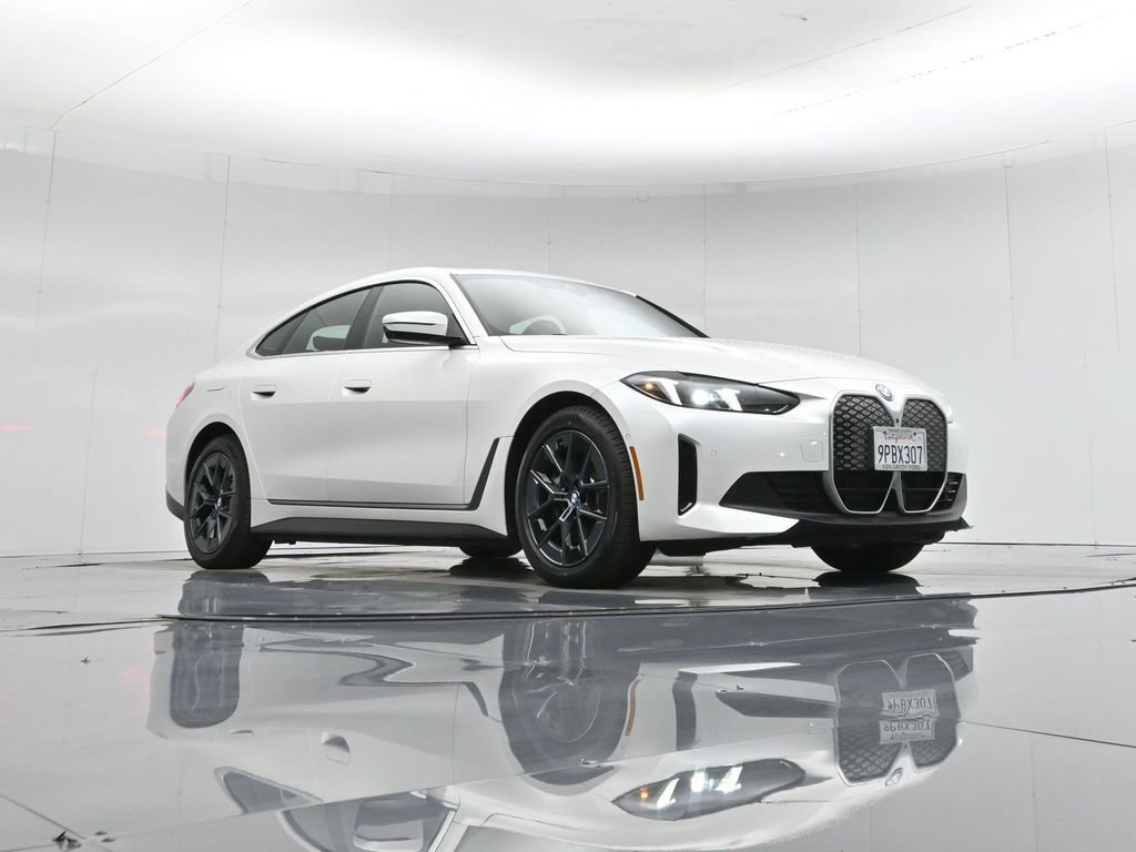 Used 2025 BMW i4 eDrive40 image 5