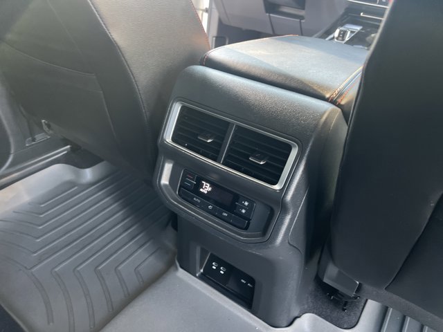 Used 2024 Volkswagen Atlas Peak Edition SE AWD/4WD image 17