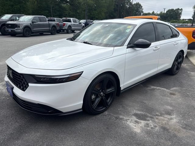 Used 2023 Honda Accord Sport image 2