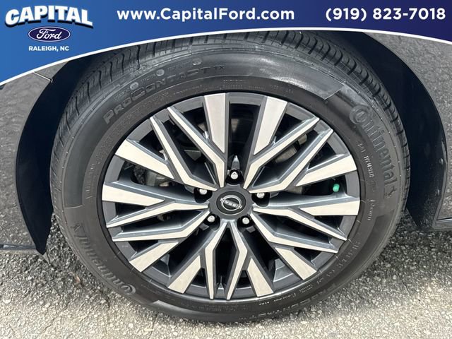 Used 2025 Nissan Altima 2.5 SV FWD image 13