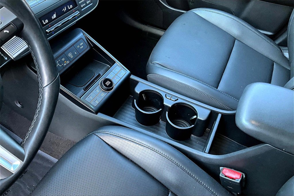 Used 2024 Hyundai Kona Limited image 16