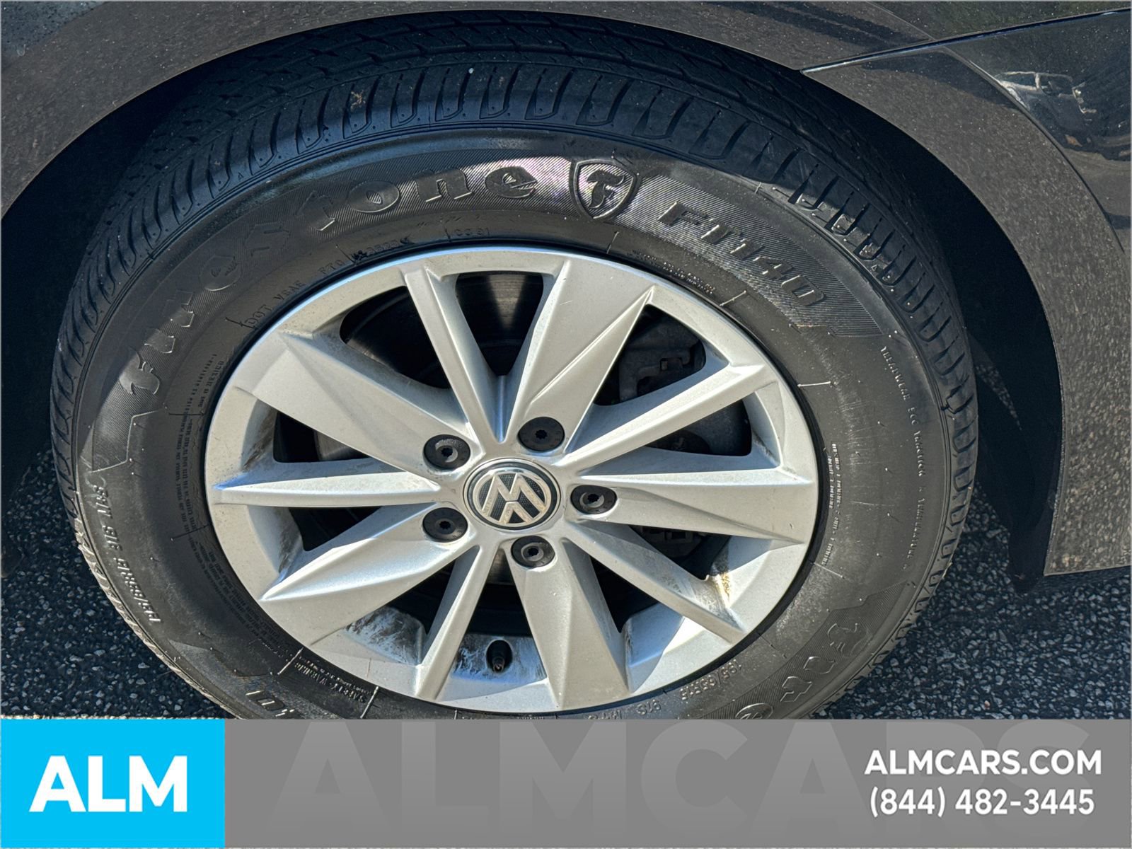 Used 2017 Volkswagen Golf SE image 15