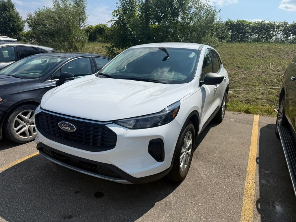 Certified 2023 Ford Escape Active AWD/4WD image 3