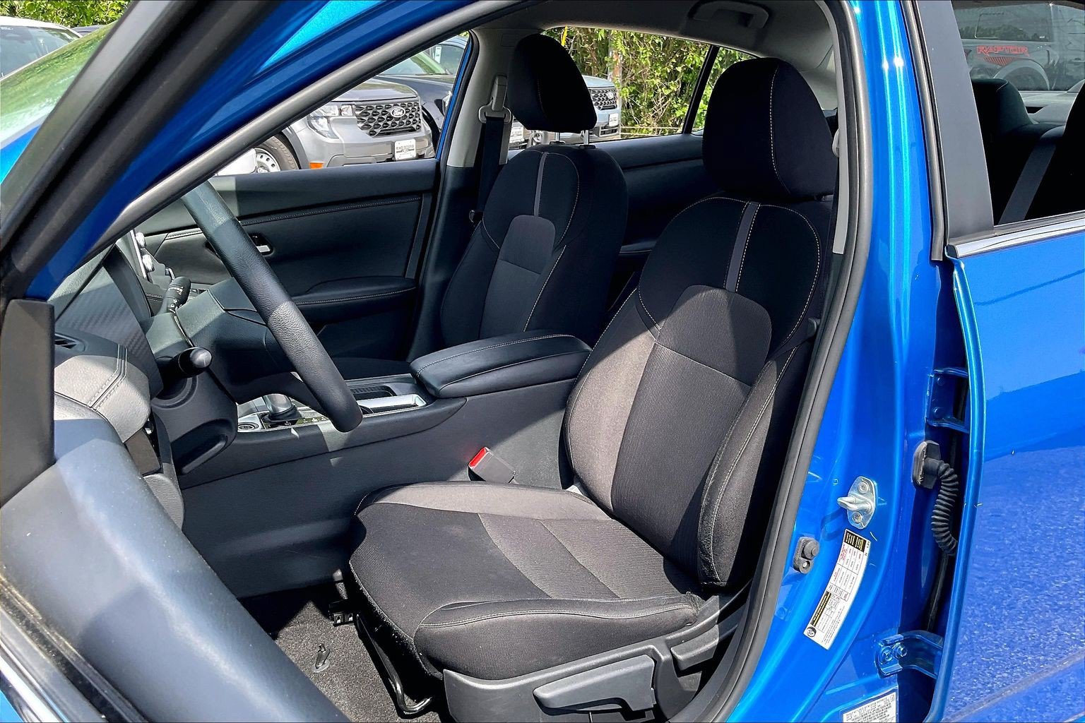 Used 2025 Nissan Sentra SV FWD image 24