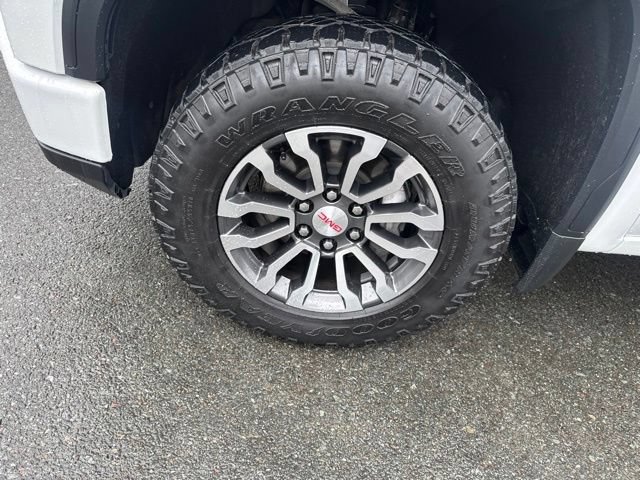 Used 2023 GMC Sierra 1500 AT4 w/ AT4 Premium Package AWD/4WD image 13