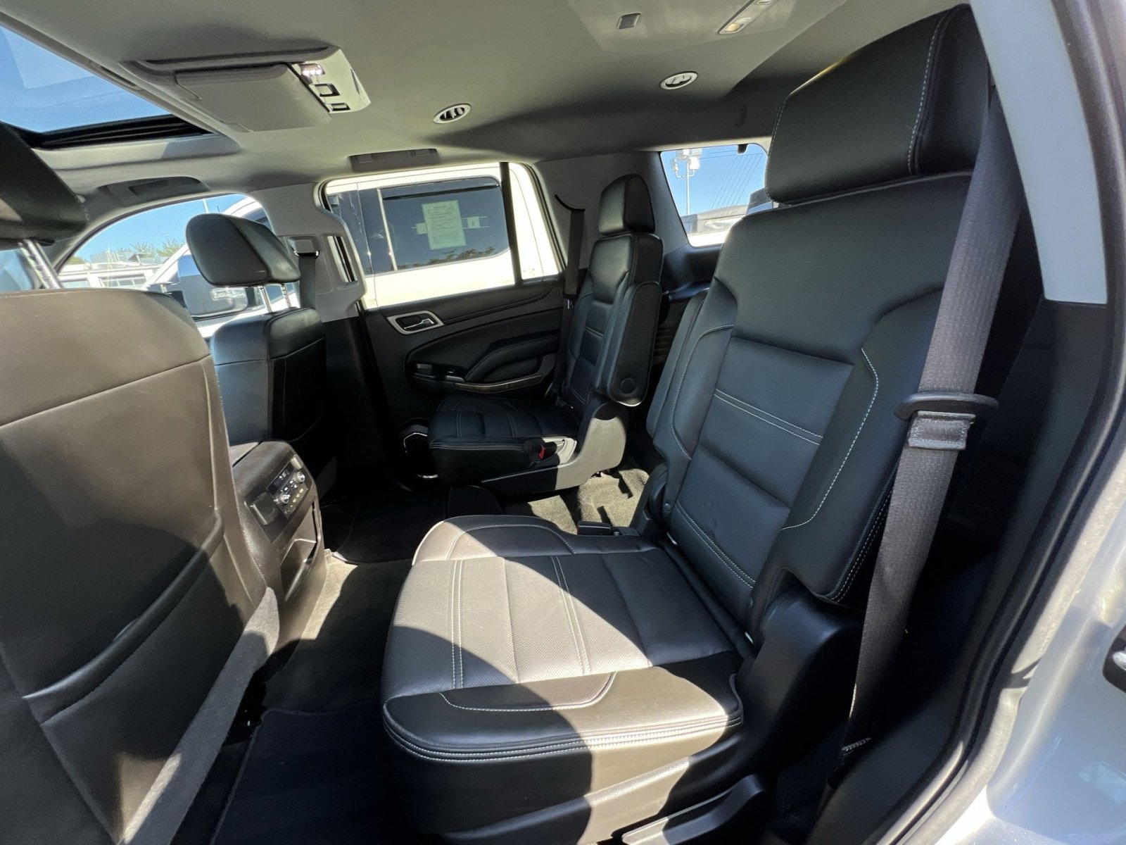 Used 2018 GMC Yukon Denali w/ Denali Ultimate Package AWD/4WD image 31