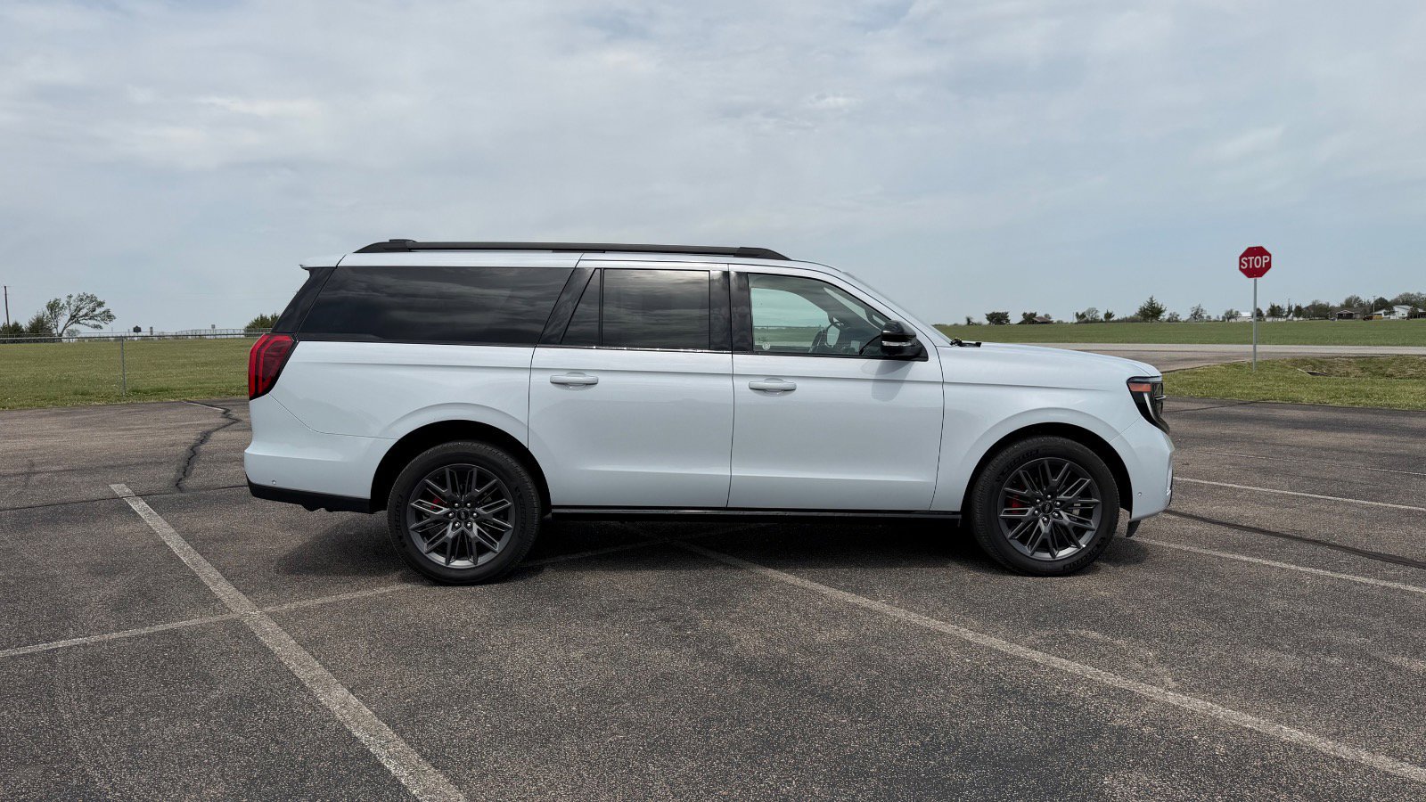 Certified 2025 Ford Expedition Max Platinum w/ Stealth Performance Package AWD/4WD video 2