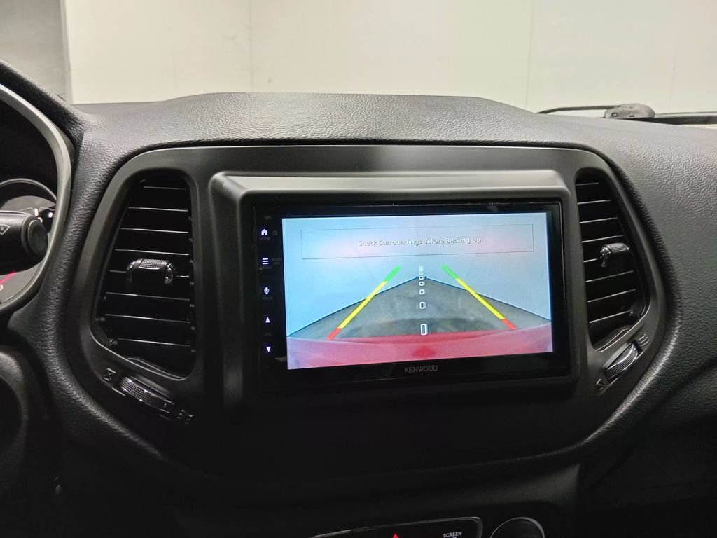 Used 2018 Jeep Compass Latitude w/ Popular Equipment Group AWD/4WD image 22