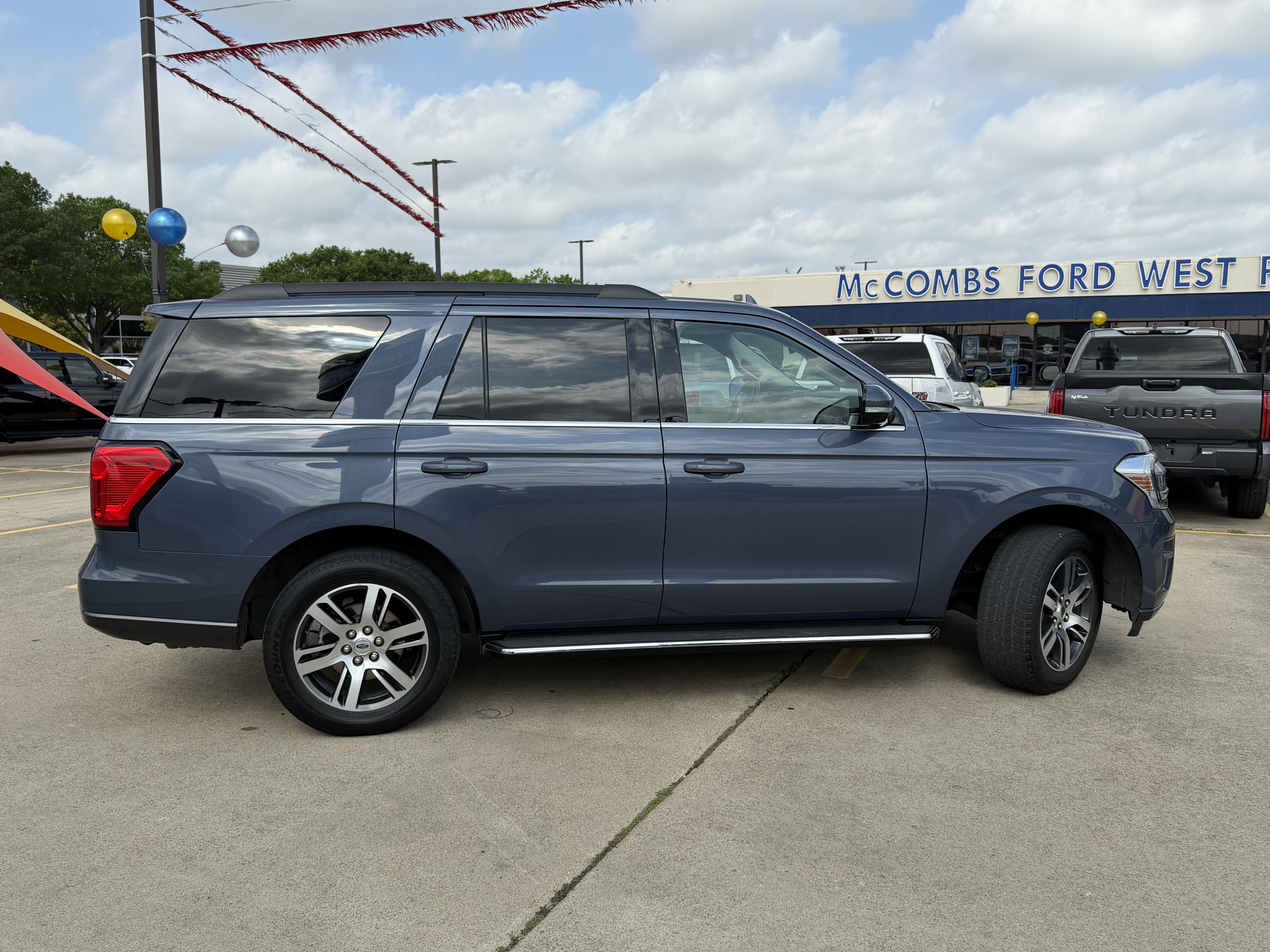 Certified 2022 Ford Expedition XLT image 3