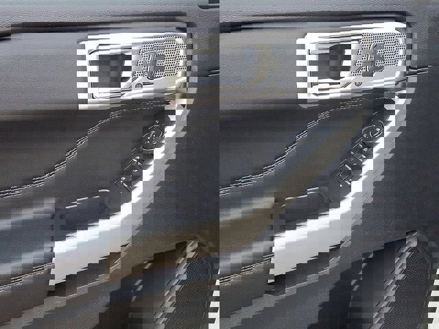 Certified 2022 Ford Explorer Limited w/ Equipment Group 301A image 15