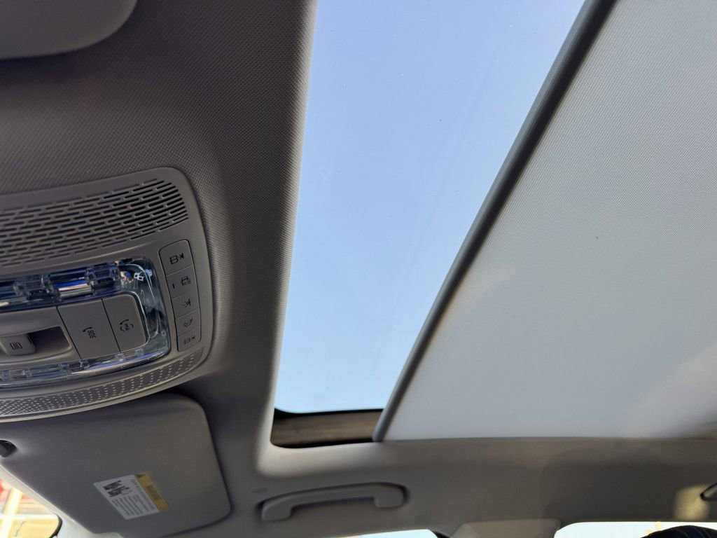 Used 2025 Mercedes-Benz GLE 350 4MATIC image 19