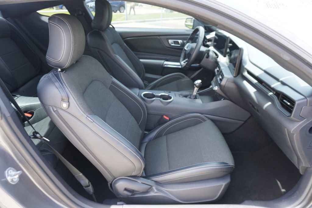 Certified 2025 Ford Mustang Coupe RWD image 19