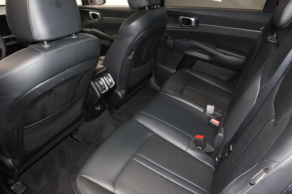 Used 2024 Kia Sorento S w/ Panoramic Sunroof Package FWD image 21