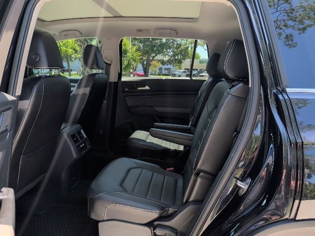 Used 2022 Volkswagen Atlas SEL Premium AWD/4WD image 16