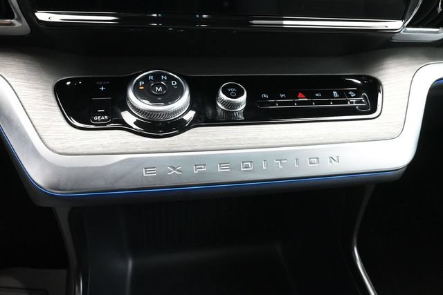 Certified 2025 Ford Expedition Max Platinum w/ Driver's Package AWD/4WD image 18