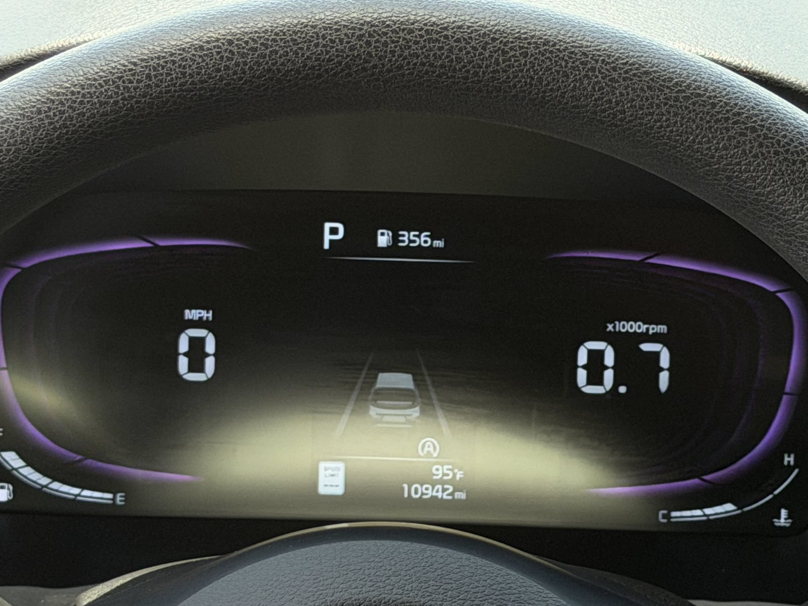 Used 2025 Kia Soul LX w/ LX Technology Package FWD image 16