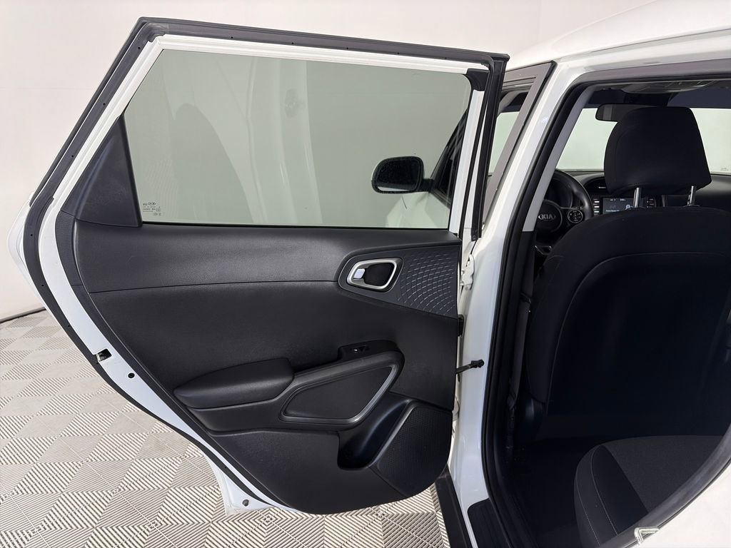 Used 2021 Kia Soul S FWD image 12