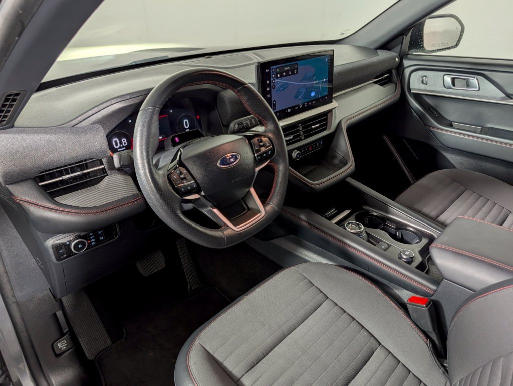 Certified 2025 Ford Explorer ST-Line AWD/4WD image 22