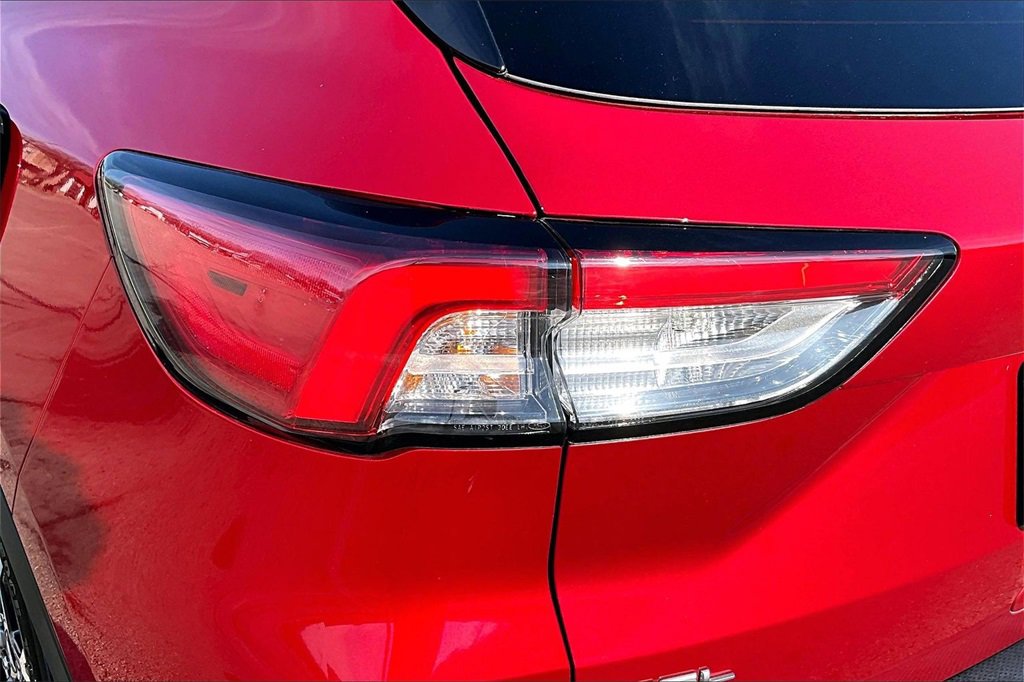 Certified 2022 Ford Escape SEL w/ Technology Package image 30