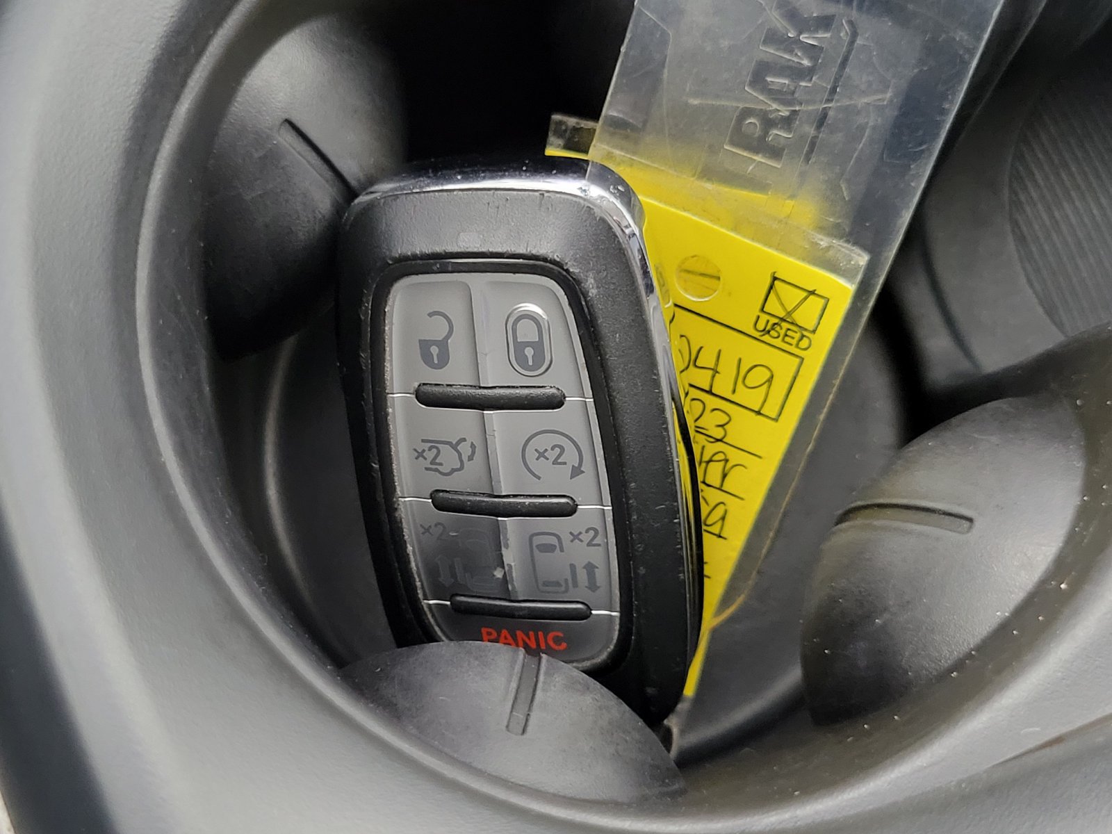 Used 2023 Chrysler Pacifica Touring-L FWD image 23