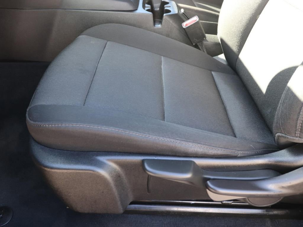 Used 2024 Chevrolet Colorado W/T image 17