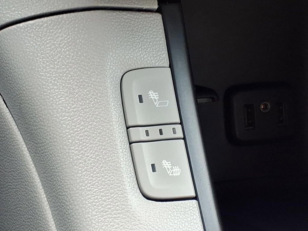 Used 2018 GMC Acadia SLT FWD image 21