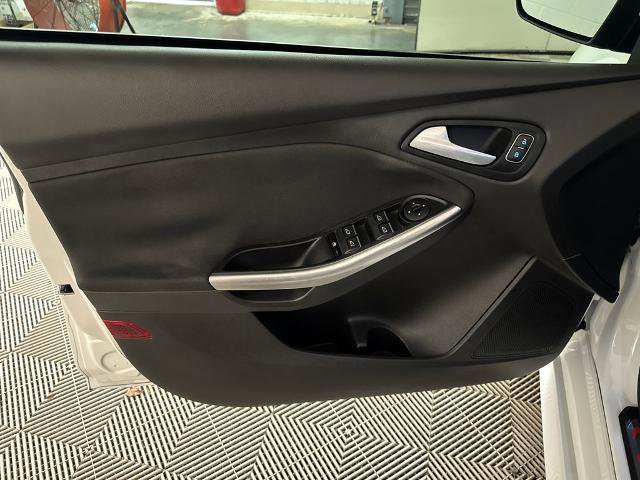 Certified 2017 Ford Focus ST FWD image 15