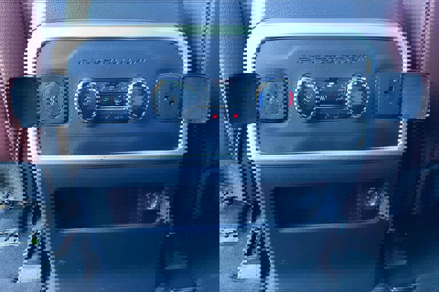 Certified 2024 Ford Expedition Limited image 34