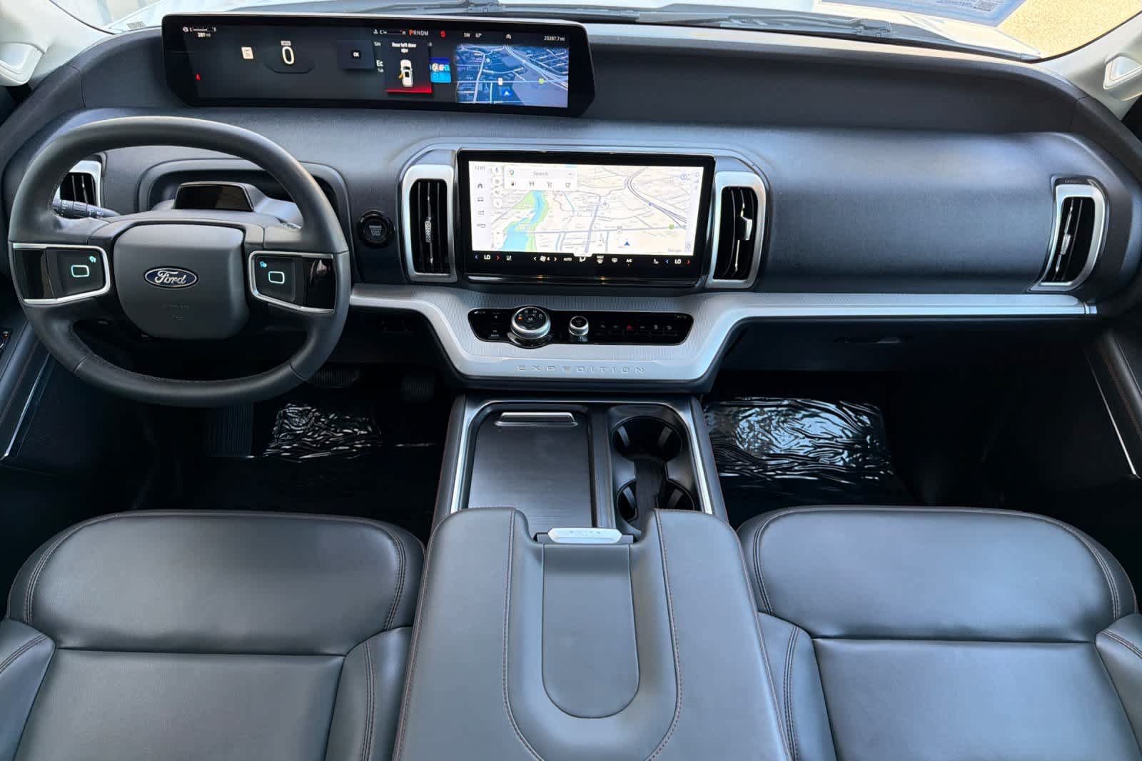 Certified 2025 Ford Expedition Active AWD/4WD image 3