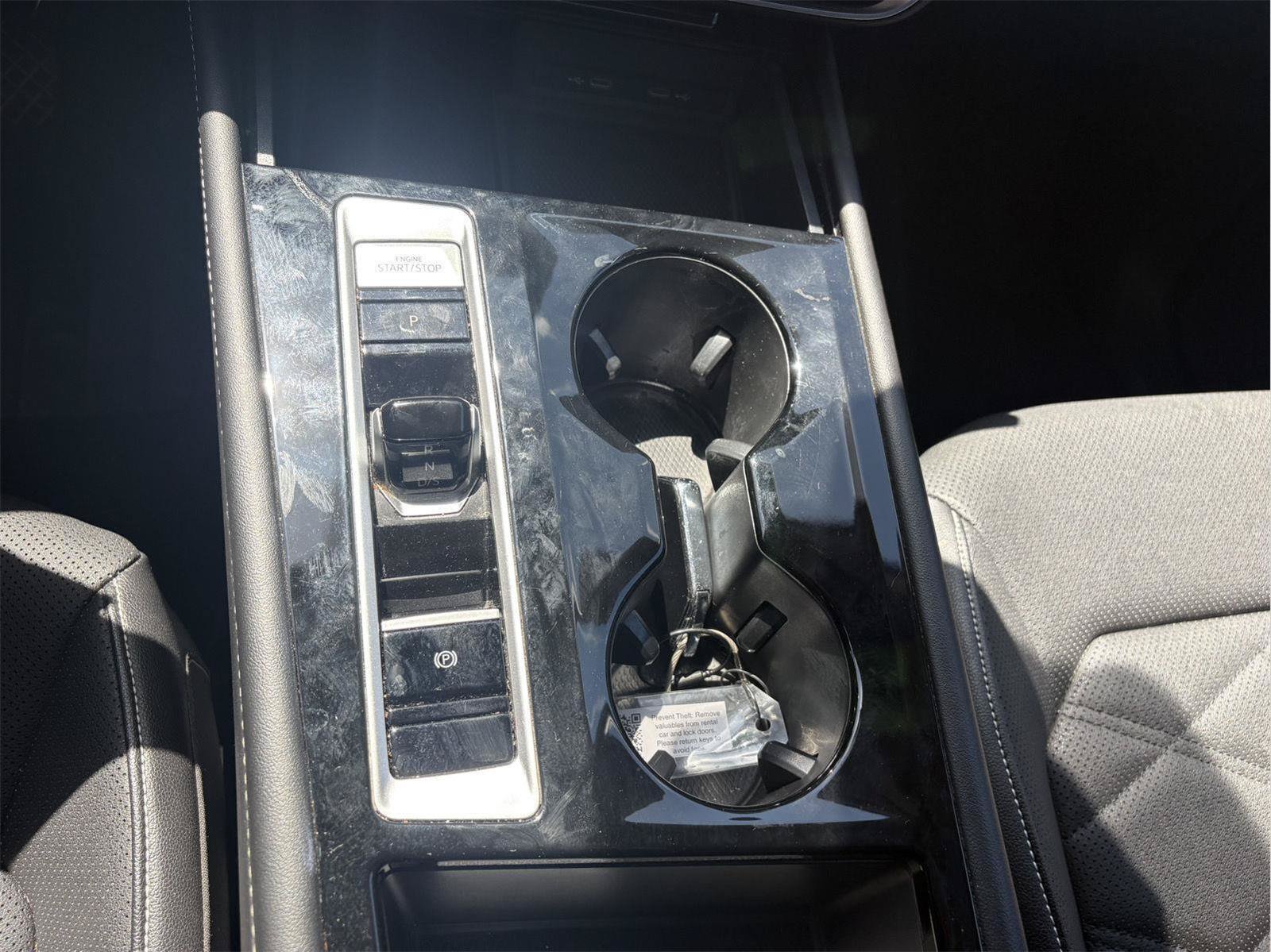Used 2024 Volkswagen Atlas SE FWD image 15