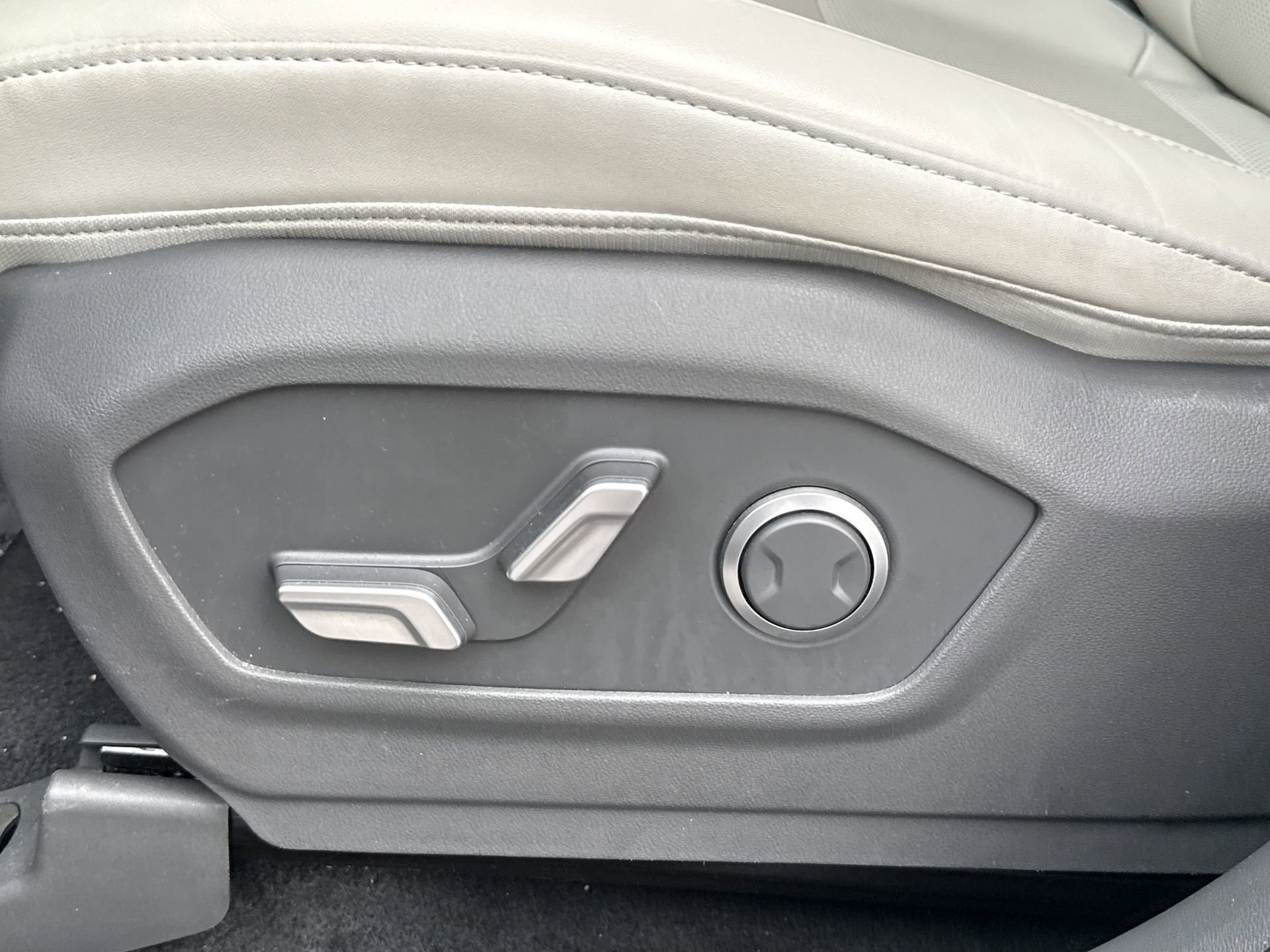 Used 2025 Hyundai Santa Fe SEL image 23