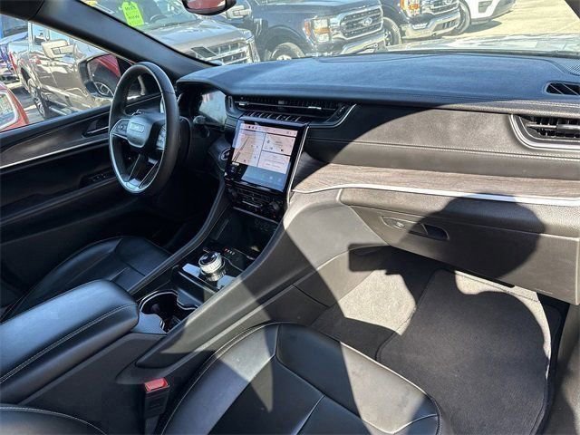 Used 2024 Jeep Grand Cherokee Limited image 19