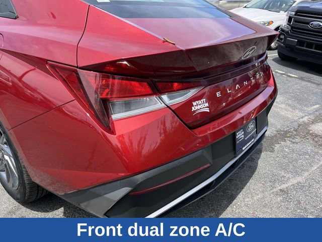 Used 2024 Hyundai Elantra SEL FWD image 12