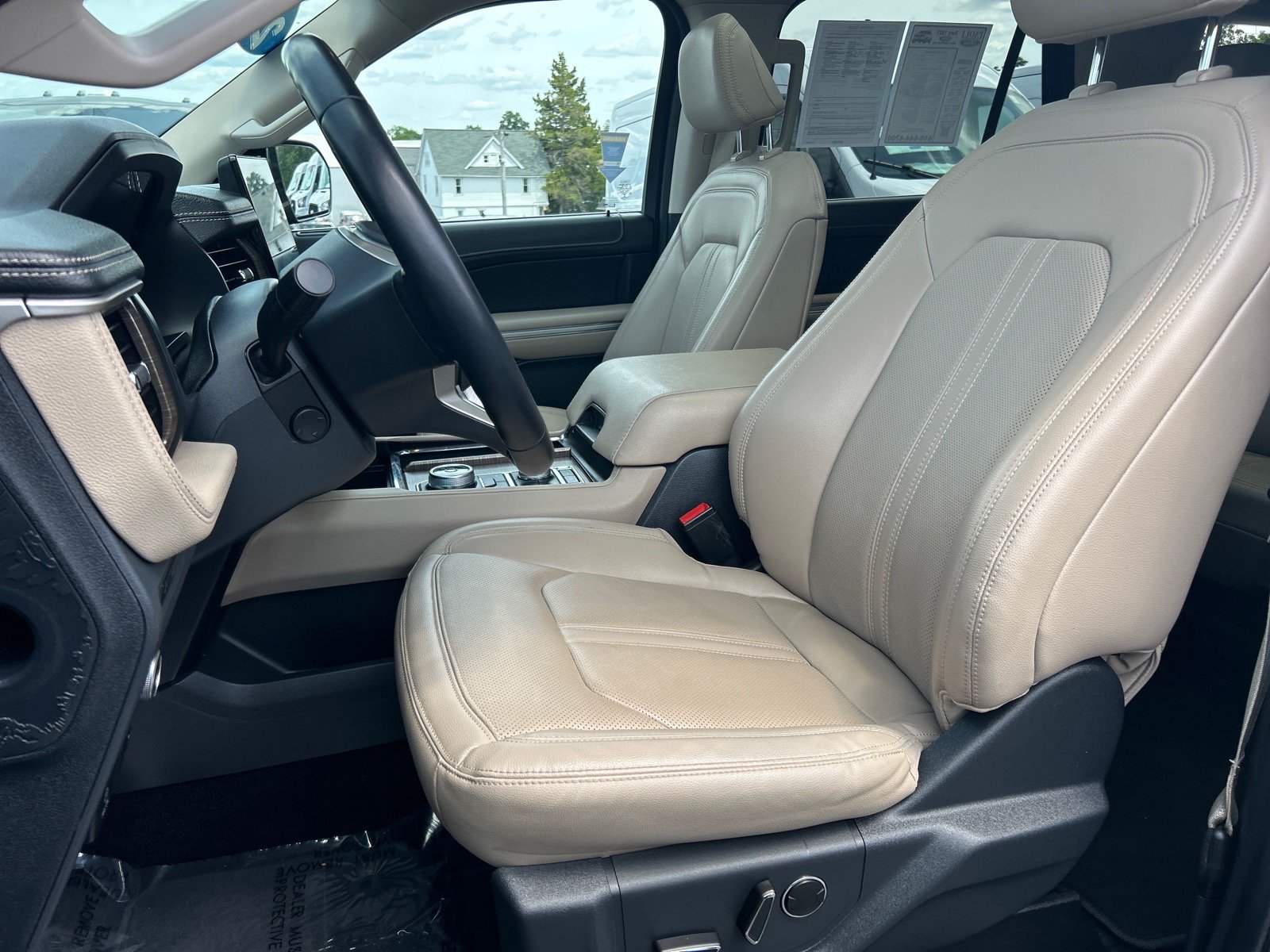 Certified 2022 Ford Expedition Limited AWD/4WD image 10