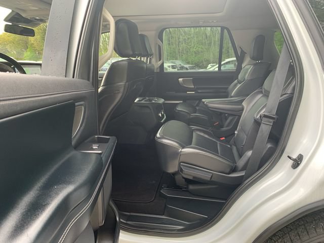 Certified 2025 Ford Expedition Platinum AWD/4WD image 16
