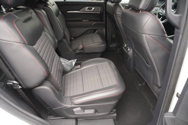 Certified 2025 Ford Explorer ST-Line w/ Premium Package RWD image 17