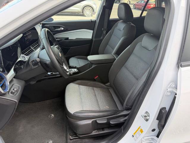 Used 2025 Chevrolet Trax LT w/ LT Convenience Package FWD image 11