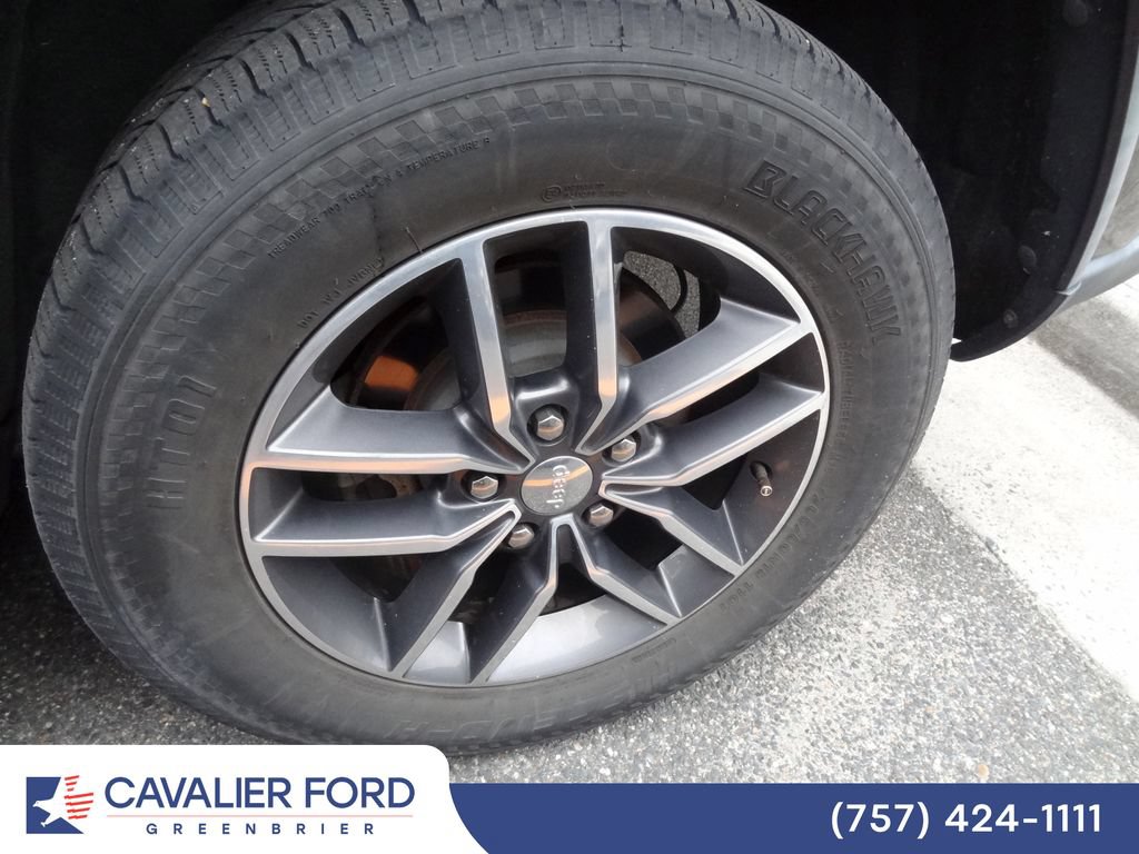 Used 2017 Jeep Grand Cherokee Limited w/ Luxury Group II AWD/4WD image 14