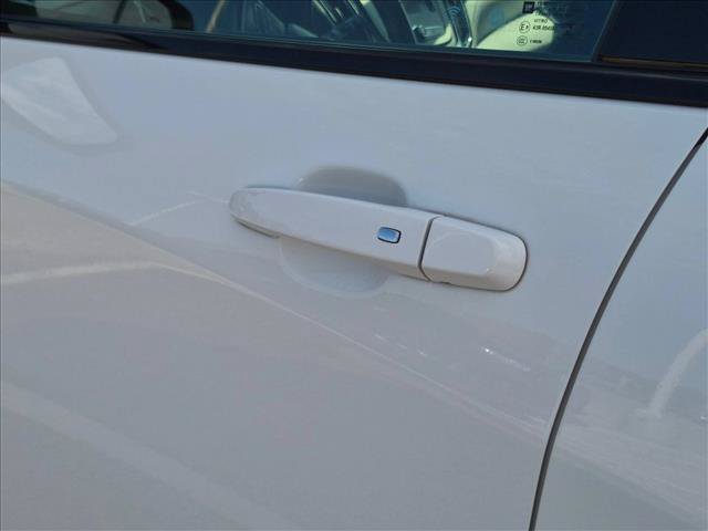 Used 2022 Chevrolet Equinox RS w/ LPO, Floor Liner Package FWD image 14