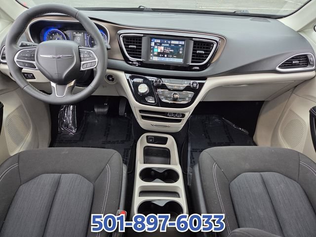 Used 2022 Chrysler Voyager LX FWD image 12