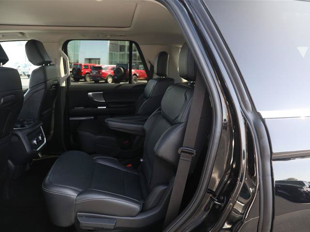 Certified 2025 Ford Expedition Platinum AWD/4WD image 33