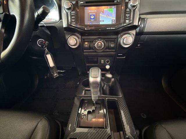 Used 2018 Toyota 4Runner TRD Off-Road Premium AWD/4WD image 15