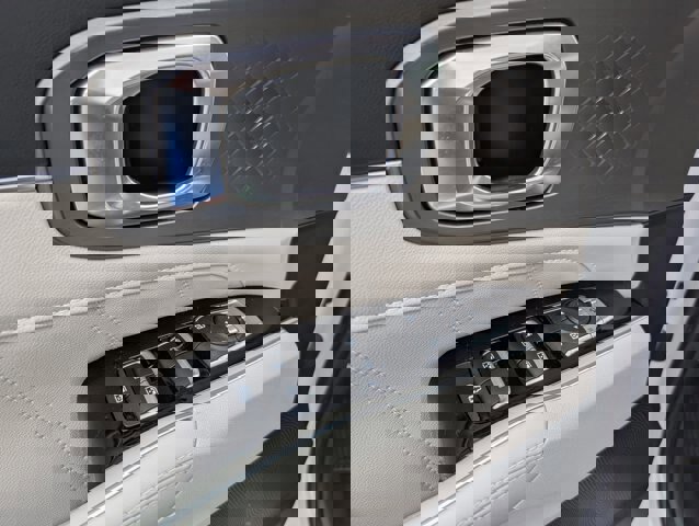 Used 2023 Kia Sorento SX image 9