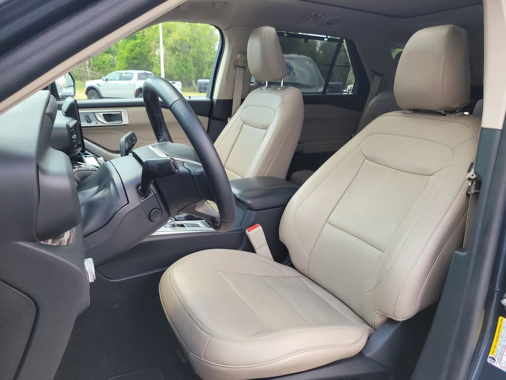 Certified 2022 Ford Explorer Limited w/ Equipment Group 301A image 18