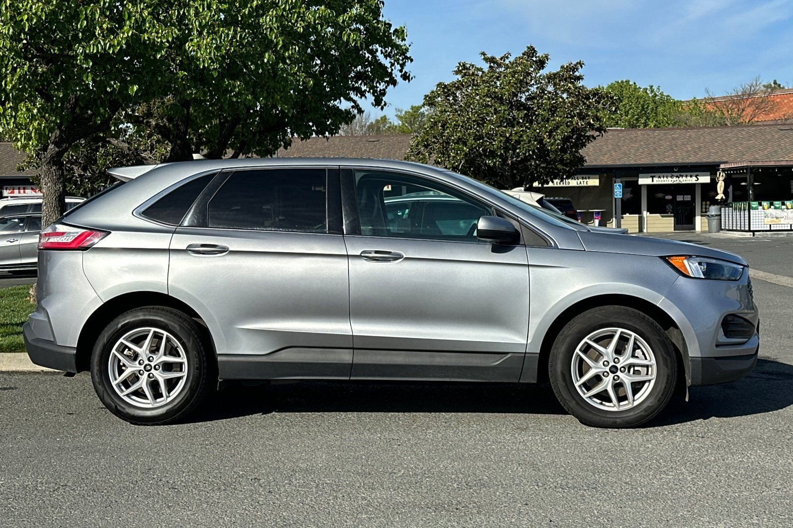 Certified 2024 Ford Edge SEL AWD/4WD image 2
